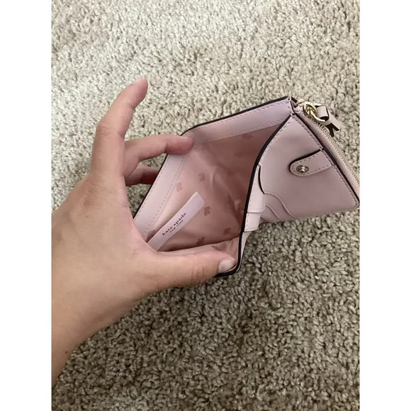 Kate Spade cameron paper rose 1-zip bifold wallet - Picture 4 of 4